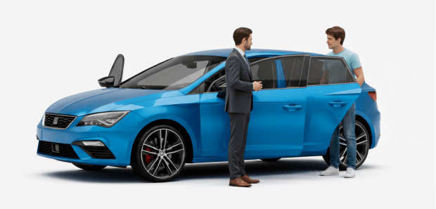 dos chicos mirando un coche azul con las puertas abiertas